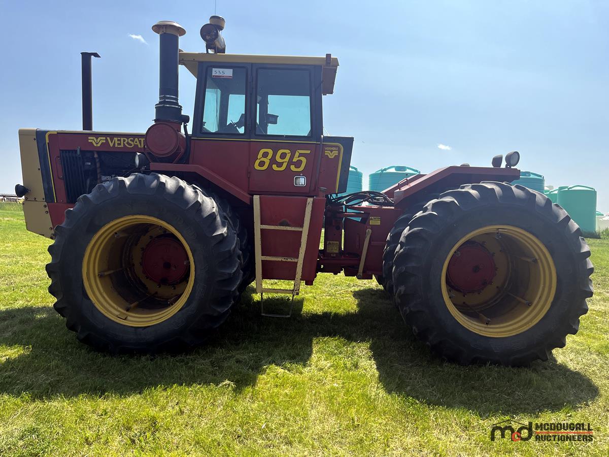 1981 Versatile 895 4WD Tractor